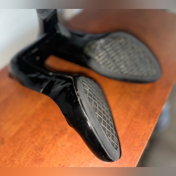 Calvin Klein black patent leather pumps size 9 - Picture 12 of 12